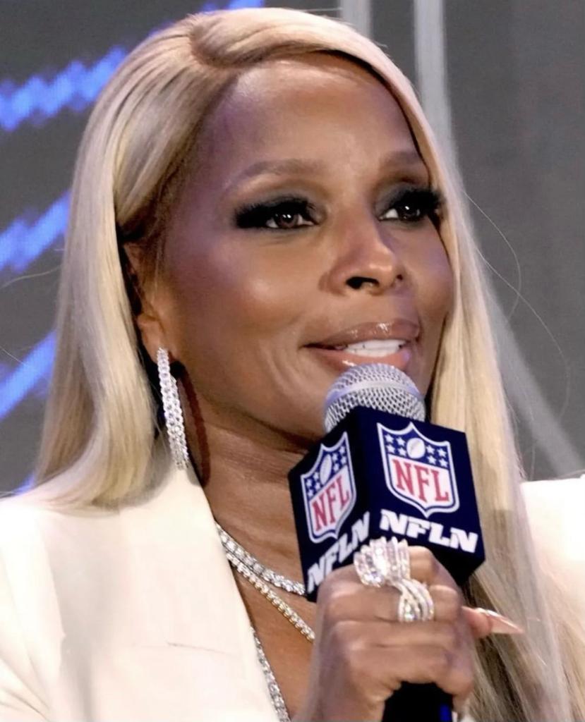 Image of 2022 spring jewelry trends